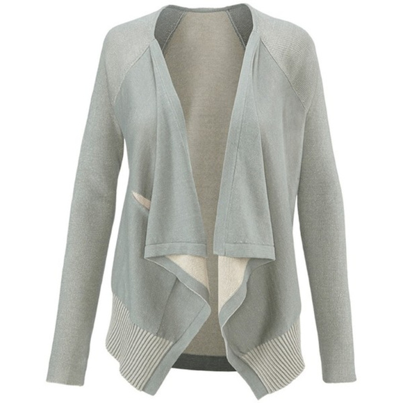 CAbi Sweaters - Darling cabi Spring '17 Pocket Cardigan #5132 NWOT
